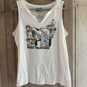 Graphic tank